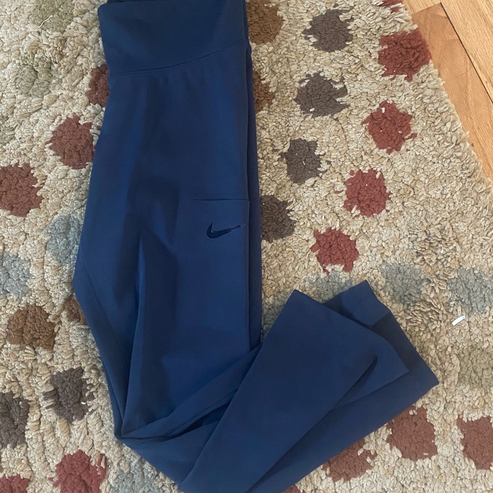 NWOT NIKE LEGGINGS